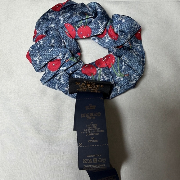 Louis Vuitton x Takashi Murakami Denim Cherry Scrunchie - Picture 3 of 3